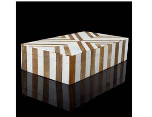 Caja de Regalo de Joyería con Incrustaciones de Resina Artificial, Diseño Personalizado, Empaque de Lujo de Alta Gama, Joyería Fina Hecha a Mano - Product Image 4