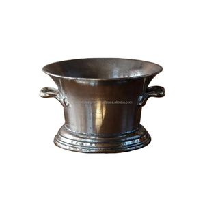 Cubo de hielo de aluminio con asas, enfriador de vino grande hecho a mano con logotipo personalizado, cubo de hielo elegante portátil fácil para bebidas/champán - Product Image 1