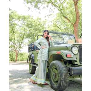 Conjunto de Kurta de Tela Crepé Transpirable Color Verde Pista para Mujer, Talla XS - Product Image 6