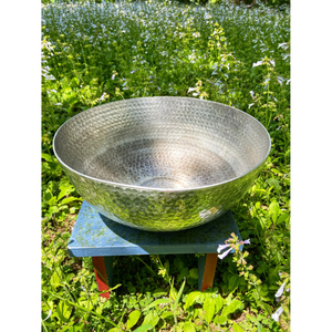 Bol à salade rond moderne en acier inoxydable doré, design martelé poli, pour desserts et salades, idéal pour la décoration de la table à la maison - Product Image 5