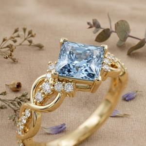 Anillo de compromiso de moissanita azul corte princesa con diseño de infinito en oro, anillo de boda vintage con halo para mujer - Product Image 2