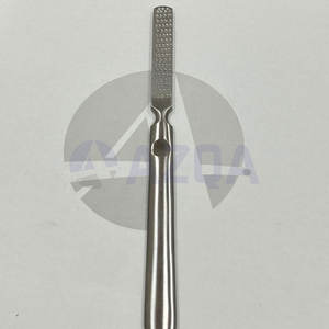 Lime à pieds professionnelle en acier inoxydable, éliminateur de callosités, râpe pour peaux dures, outil durable pour le soin des pieds à domicile et en salon - Product Image 3