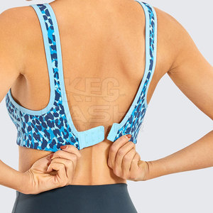 Soutien-gorge de sport simple personnalisé pour femme, design croisé devant et dos, en tissu respirant écologique mélange nylon/spandex - Product Image 6
