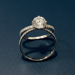 Anillo de Compromiso y Matrimonio con Diamante de Laboratorio Certificado por IGI de 1.25 Quilates, VVS2 F, Oro Blanco con Baño de Rodio, Venta al Por Mayor - Product Image 1