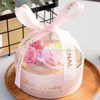 Boîte cadeau en acrylique transparente moderne pour une présentation élégante de bonbons, friandises et gourmandises, avec couvercle hermétique pour une fraîcheur maximale