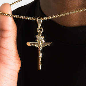 Pendentif crucifix classique en or |   Collier avec pendentif croix INRI Jésus |   Acier inoxydable poli, religieux chrétien - Product Image 1