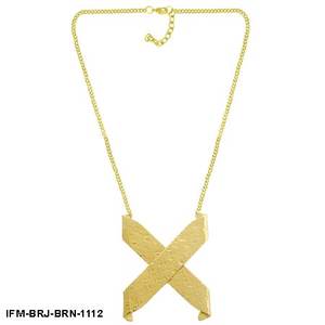 Pendentif X doré massif fait main pour femme, en laiton texturé avec revêtement polyuréthane, finition résistante au ternissement, idéal pour les soirées estivales - Product Image 5