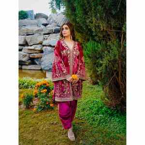 TOP DE TRABAJO DE SECUENCIA BORDADA DE TERCIOPELO A LA MODA PALAZZO CON DUPATTA ROSA - Product Image 1