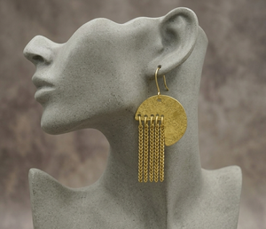 Boucles d'oreilles pendantes géométriques en laiton doré faites à la main, ornées de cinq élégantes pampilles en chaîne, protection anti-ternissement, parfaites pour offrir en cadeau - Product Image 3