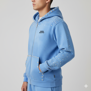 Sweat à capuche Ranzia grande taille entièrement zippé avec strass et broderie vieillie, et pantalon de survêtement zippé, avec patch Ranzia personnalisé en strass écologique - Product Image 2