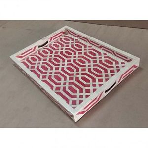 Bandeja de Servir con Patrones Geométricos y Asas, Acabado Pintado en Rosa y Blanco, Uso Decorativo Residencial - Product Image 1