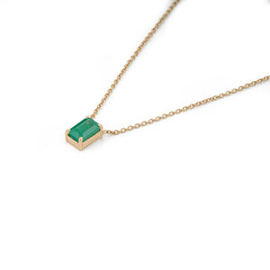 Collier élégant pour femme, style classique, or jaune véritable 18 carats, émeraude taille octogonale 6x4 mm, pendentif pierre unique, bijou à porter au quotidien - Product Image 5