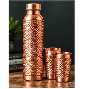 Botella de Agua Vintage de Cobre con Tapa y 2 Tazas, Juego de Bebidas Portátil con Patrón de Hojas en Relieve - Product Image 3