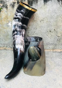Corne à boire de boeuf gravée unique avec support en corne Décoration de restaurant de mariage de meilleure qualité - Product Image 3