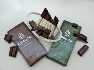 [Kijamitable] Chocolates COBOCO Decarbon Chocolates, Chocolate Negro 70% con Caramelo y Sal Marina, Barra de Chocolate con Almendras Tostadas - Product Image 1