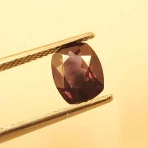 พลอยอเล็กซานไดรต์ธรรมชาติ HAYAAT GEMS 1.00 กะรัต รูปทรงคุชชั่นเจียระไน (7x6x3 มม.) สำหรับทำเครื่องประดับ แหล่งกำเนิดราชสถาน - Product Image 6