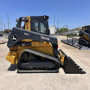 Chargeuse compacte John Deere conçue pour la robustesse, la fiabilité et la précision de maniement dans le secteur de la construction et de l'agriculture - Product Image 2