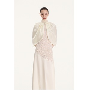 เทรนด์ใหม่ 2026 เสื้อโค้ทผู้หญิง รุ่น CALLISTA COCOON CAPE ความยาวปานกลาง ผลิตจากไตรอะซิเตท 89% และโพลีเอสเตอร์ 11% ทรงปกติ คอปกแบบแมนดาริน เสื้อโค้ทฤดูหนาวสำหรับผู้หญิง - Product Image 1