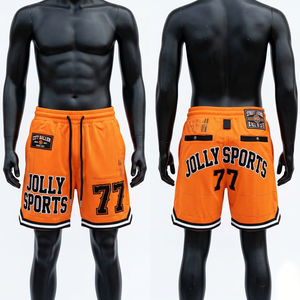 Shorts de basket-ball pour hommes de qualité supérieure, 170 GSM, tissu mesh à séchage rapide, design avec empiècements latéraux orange et noir, logo imprimé personnalisé. - Product Image 4