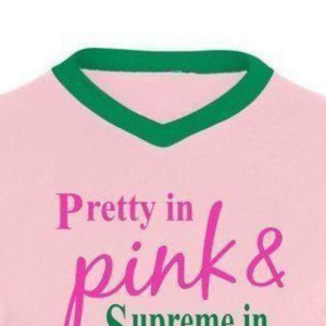 Haut de sport en jersey rose clair à col en V et manches courtes, style athlétique, tendance, Pretty In Pink Green Pink & Green - Product Image 4