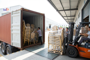 Chaise pliante en plastique blanc HDPE moulée par soufflage avec cadre en acier, idéale pour événements extérieurs, mariages, fêtes, jardin et camping – Portable et directement de l'usine à prix abordable - Product Image 5