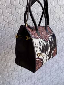 Bolso tote de cuero con grabado artesanal, piel de vaca, estilo gitano bohemio vintage, recién llegado, diseño artesanal, bandolera. - Product Image 2