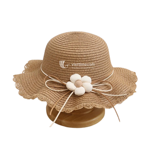 หมวกฟางเด็ก ViettimeCraft ปีกกว้าง ตกแต่งดอกไม้ ขอบหยัก หมวกปานามา ไม่มีสายรัดยางยืด สำหรับเดินทางไปชายหาด - Product Image 3