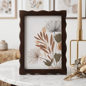 Cadres photo en bois de noyer naturel de style classique, rustiques et faits à la main, pour table. - Product Image 3