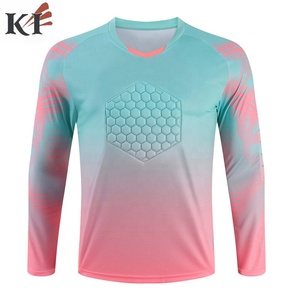 Maillot de football uni pour homme, style uniforme de sport, personnalisable, 100% polyester, anti-humidité, séchage rapide, coupe ajustée, pour dropshipping - Product Image 4