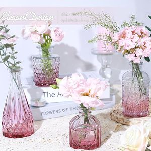 Set di 5 Vasi in Vetro Rosa per Fiori Singoli, Mini Vasi Vintage per Centrotavola Matrimoniali, Piccoli Vasi per Decorazioni da Tavola - Product Image 5