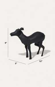 Figurine de cerf en plastique noir au design moderne pour décoration d'anniversaire, présentation sur table - Product Image 4