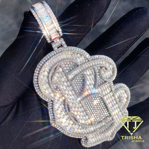 Pendentif personnalisé avec logo en lettres bulles, diamant de laboratoire taille baguette, style hip-hop glacé, bijoux de créateur sur mesure - Product Image 1