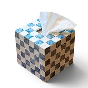 Boîte à mouchoirs en bois faite à la main avec incrustation de nacre pour la décoration de la maison - Product Image 1