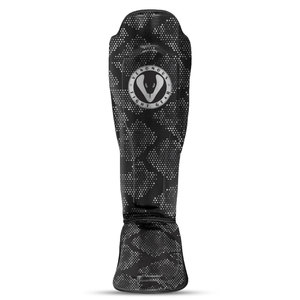 Espinilleras Venomous Black Viper para Muay Thai, MMA y Kickboxing, de Cuero, Protección Profesional, Ajustables, Ligeras y Personalizables - Product Image 4
