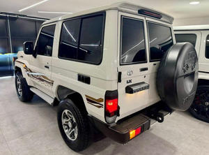 Gran Oferta: Toyota Land Cruiser 76 Usado, Cabina Doble, Hardtop, Camioneta SUV - Product Image 4
