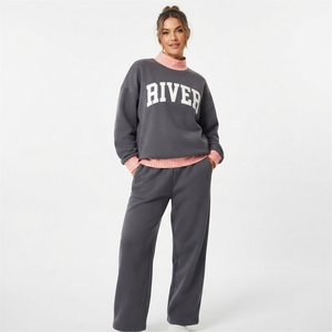 Conjunto deportivo informal de 2 piezas para mujer, color gris, con estampado de letras, sudadera y pantalones con ribete a cuadros y manga larga - Product Image 1