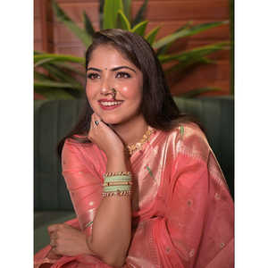 ผ้าซารีออร์แกนซ่าสีชมพูเข้ม อะดิติ ผ้าปักลายเพธาเน่ พร้อมเสื้อชั้นในดีไซน์พิเศษ 450 กรัม ผ้าทอระดับพรีเมียม - Product Image 2