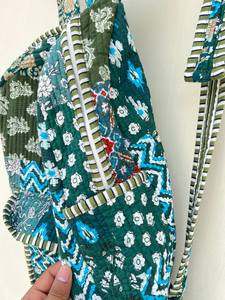 Sac à dos matelassé rayé pour filles, fait main en coton, sac d'école léger, sac de voyage multi-poches, imperméable et tendance - Product Image 2