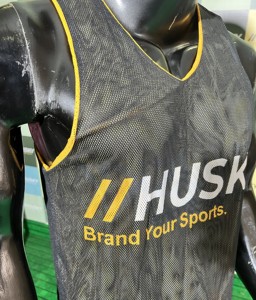 Chaleco Deportivo sin Mangas para Hombre HUSKY, Transpirable, con Cuello en V, Estampado Digital, 100% Poliéster, Secado Rápido, Corte Regular, para Todas las Temporadas - Product Image 5