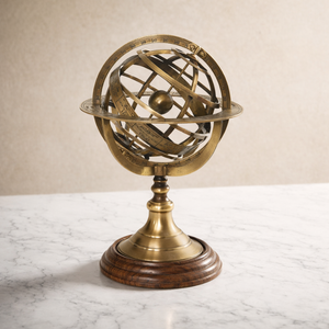 Globo Terráqueo Ejecutivo de Escritorio en Latón con Mapa Mundial Detallado |   Globo Terráqueo Educativo de Estilo Antiguo |   Escritorio de Oficina Premium y Decoración para el Hogar - Product Image 1