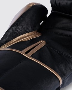 Gants de boxe Fly en cuir véritable, couleur noir et or, très demandés, personnalisables, pour entraînement et salle de sport. - Product Image 5