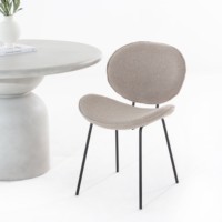 Chaise de salle à manger Vandana Zentrix Maxima Greige Boucle avec un design ergonomique moderne et un confort premium