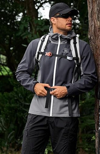 Eleva tu Estilo con la Serie LUCIVA Vanguard: Chaqueta Softshell Multiterreno con Cuello Alto, Logotipo Frontal y Corte Ajustado - Product Image 3