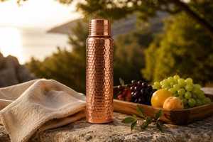 Botella de Agua Ecológica Hecha a Mano de Cobre Puro con Acabado Martillado, Botella Ayurvédica Reutilizable para Viajes, Personalización de Marca para Venta al Por Mayor - Product Image 4