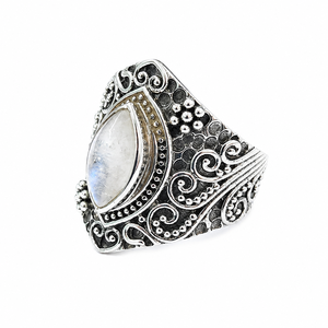 แหวนเงินแท้ 925 สไตล์โบราณ ประดับมูนสโตนทรงมาร์คีส์  งานแฮนด์เมด  ลายวินเทจแบบออกซิไดซ์  เครื่องประดับชั้นดี ของขวัญ - Product Image 2