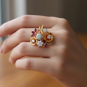 Bague Statement Bouquet Exquis, Collection Jardin, Orné de Pierres, Style Romantique - Product Image 2