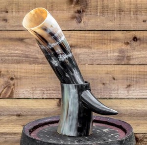 Corne à boire artisanale avec support, corne de buffle naturelle, mug à bière viking, cadeau médiéval pour homme - Product Image 4