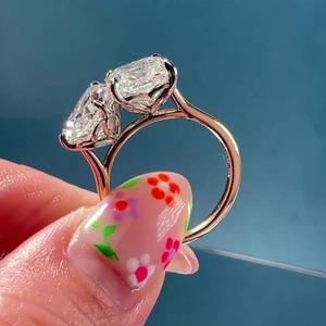 Nuevo Diseño Anillo de Diamantes Cultivados en Laboratorio de 6 Quilates con Corte Pera y Asscher Toi Et Moi con Anillo de Oro Amarillo de 14K y Anillo de Diamantes con Corazón de Oro Amarillo de 14K - Product Image 3