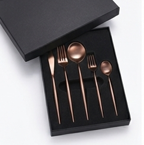 Ensemble de couverts élégant couleur cuivre, finition mate, design minimaliste, couverts en métal résistant à la rouille, cuillère, couteau, fourchette - Product Image 6