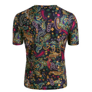 Camisetas contemporáneas de sublimación con estampado llamativo y tela de textura suave para la moda urbana. - Product Image 3